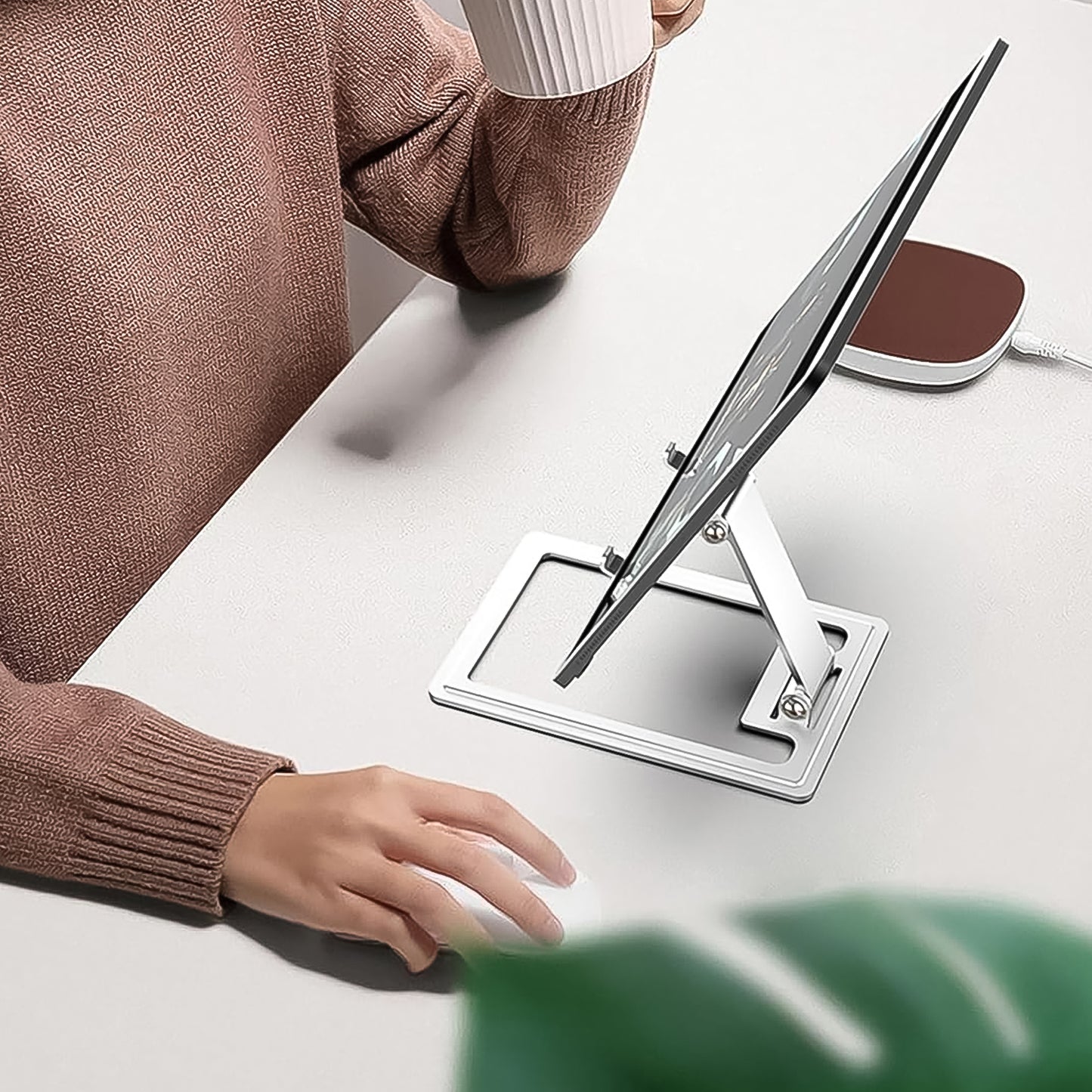 Adjustable Desktop Tablet Phone Stand Aluminium Alloy Stand For Phone (1 Pc) Default Title - Anthro Bazaar