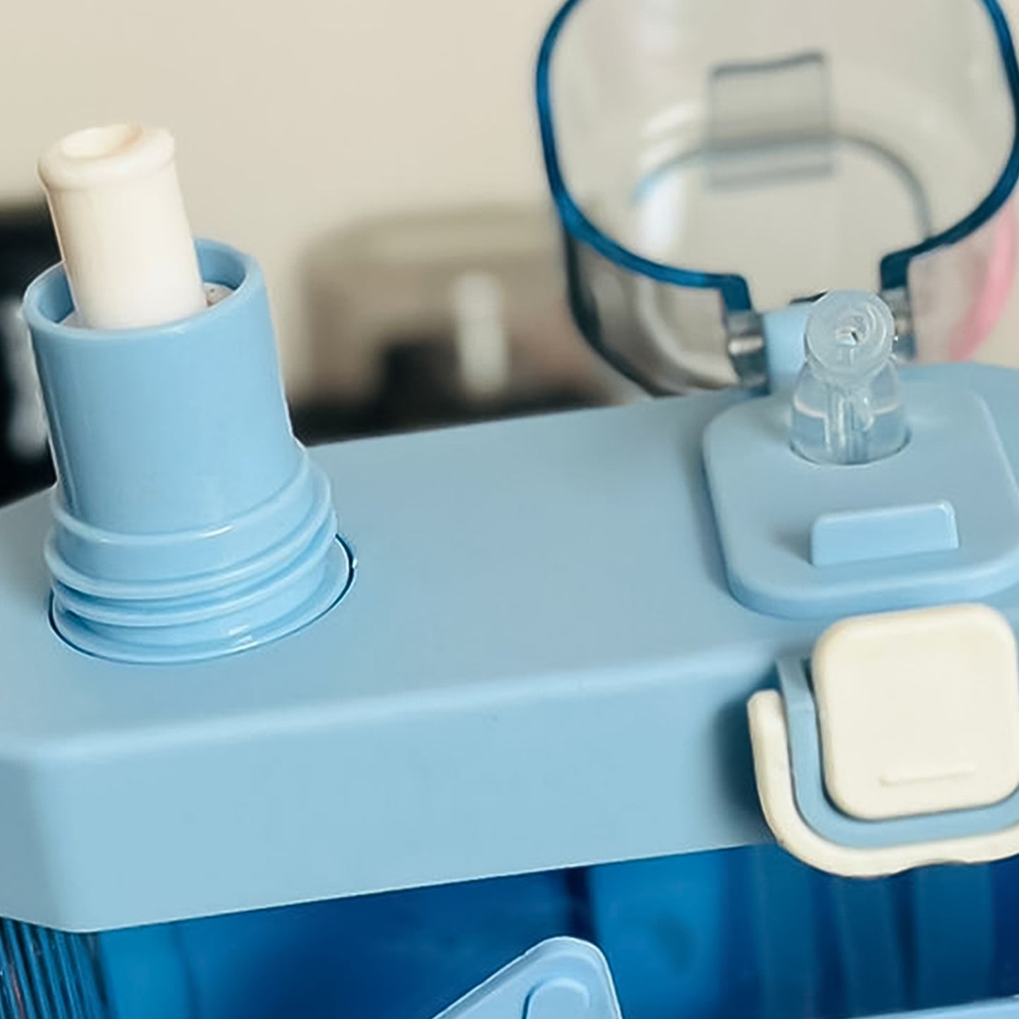 2-in-1 Dual Compartment Kids Water Bottle – Two-Way Drinking Bottle with Straws & Adjustable Shoulder Strap (650ML)