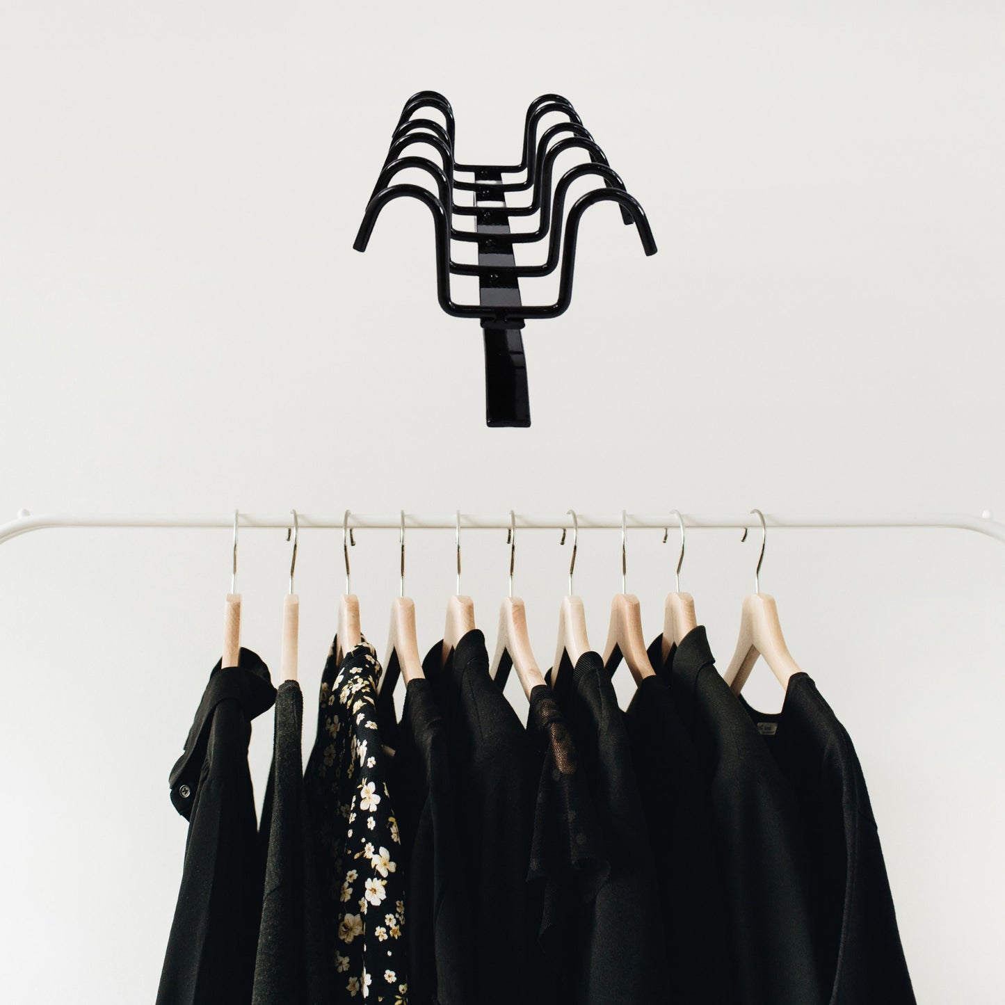 Double-Row Metal Cupholder Rack – Strong, Stylish & Space-Saving